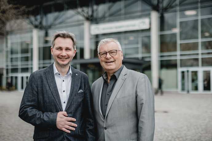Kündigen für die Fachtagung erweiterte Flächen im Außenbereich an: Thomas Amtage (links) und Dirk Dujesiefken. | Foto: Forum Baumpflege GmbH & CO KG