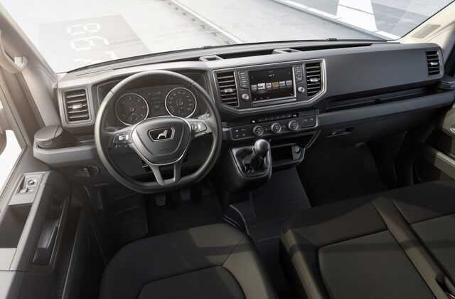 VW-Cockpit mit Löwen-Lenkrad: Wie es um die Ausstattungsmöglichkeiten und Preise steht, haben die beiden Anbieter noch nicht mitgeteilt. | Fotos: MAN