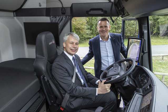 Besuch bei MAN: Bundesverkehrsminister Bilger wirbt für mehr E-Lkw Besuch bei MAN: Bundesverkehrsminister Bilger wirbt für mehr E-Lkw
