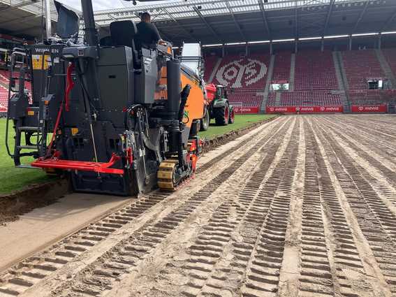 Rasen im Mainzer Bundesliga-Stadion rasend schnell saniert