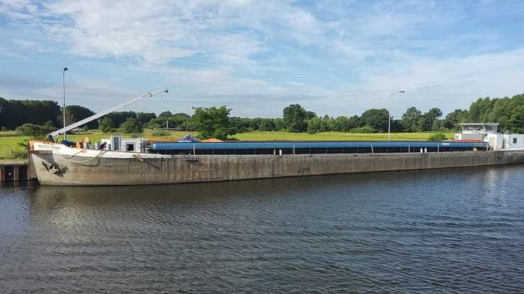 Spree-Blockade vor dem Reichstag mit 80-Meter-Schiff geplant Spree-Blockade vor dem Reichstag mit 80-Meter-Schiff geplant