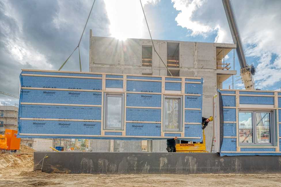 Wohnungsbau: Baubeginn für Holzhybrid-Typenhaus auf den Buckower Feldern